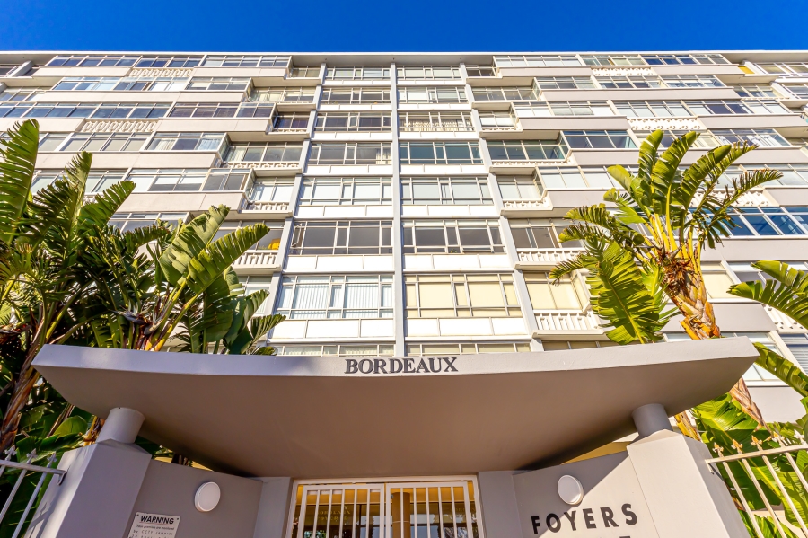 1 Bedroom Property for Sale in Sea Point Western Cape